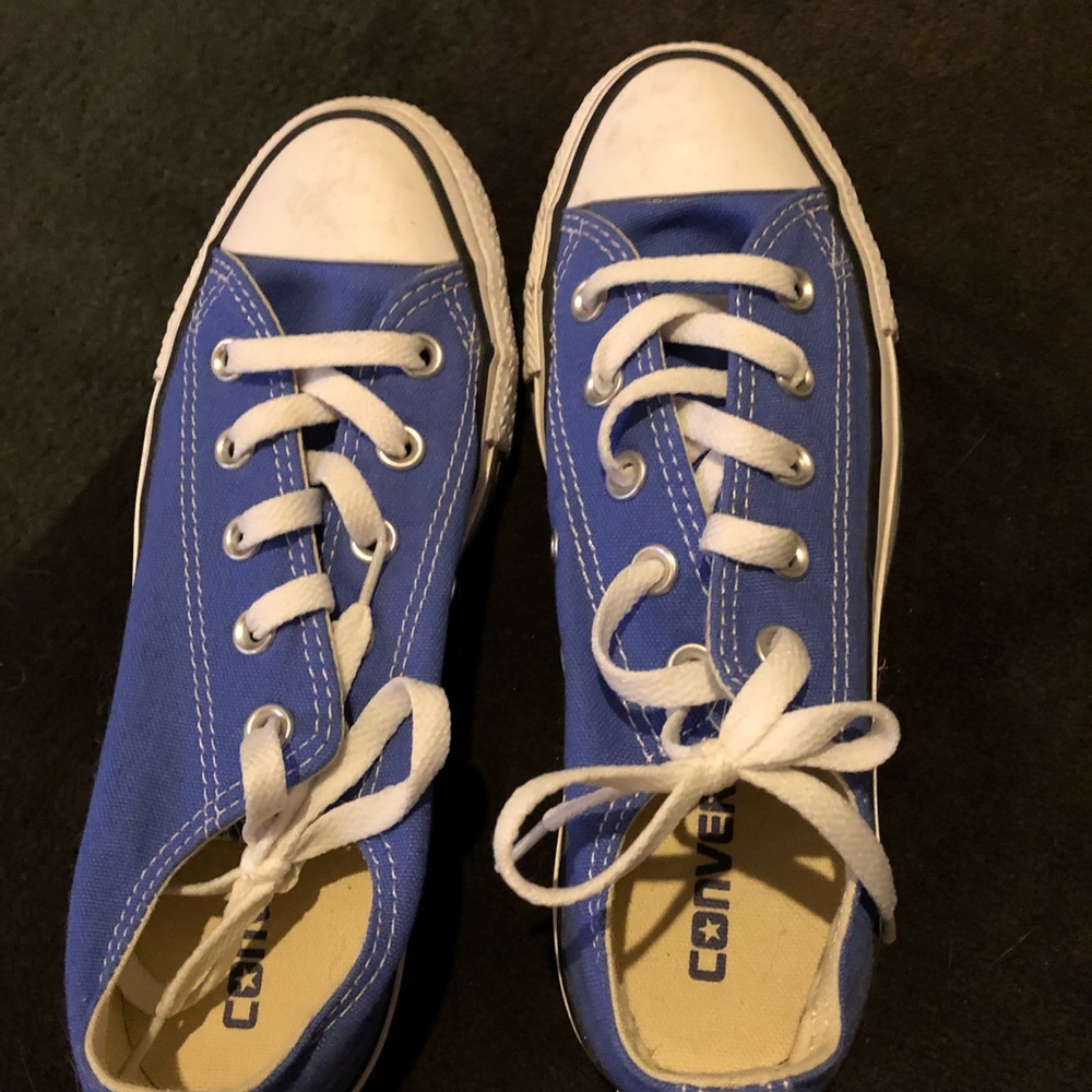 4 pairs Converse